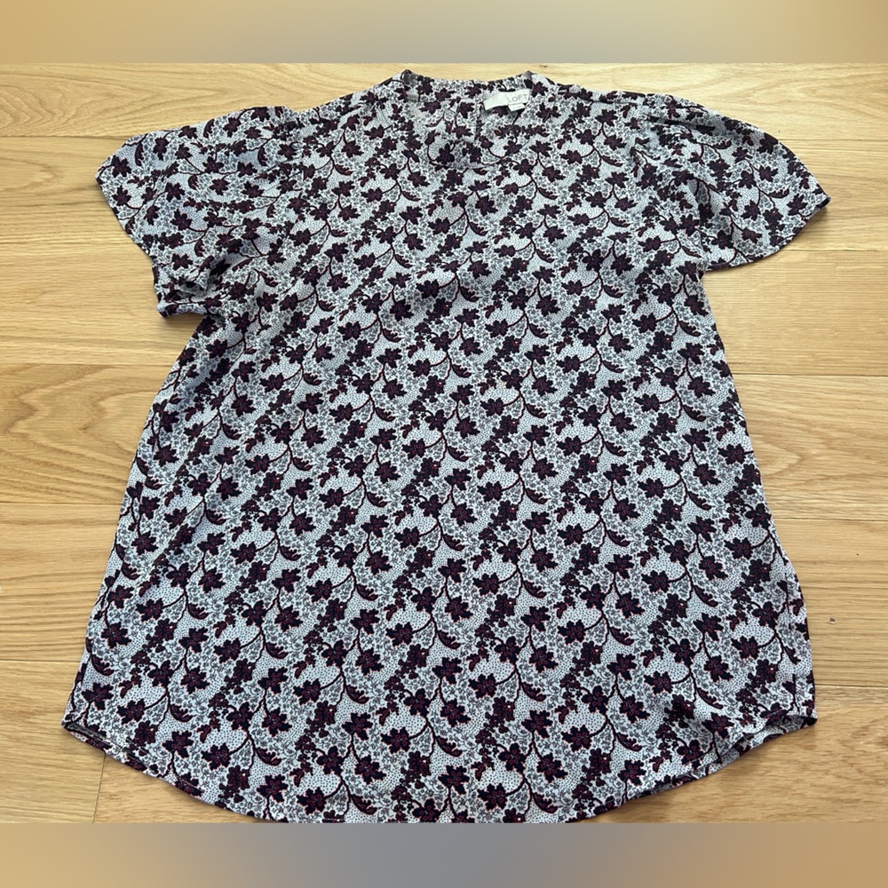 LOFT Black and White Floral Short Sleeve Blouse